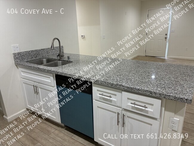 Building Photo - 404 Covey Ave