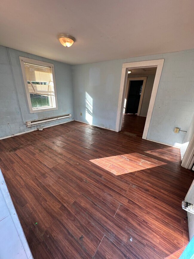 Foto del edificio - COMING SOON! 2 Bed / 1 Bath