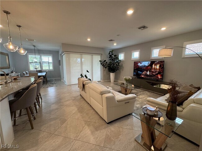 Foto del edificio - 3333 Hampton Blvd