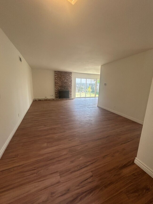 Building Photo - East End updated Home!