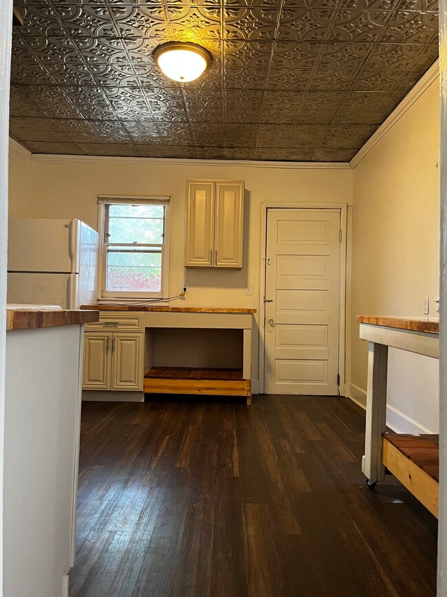 Building Photo - 2639 Taylor St NE