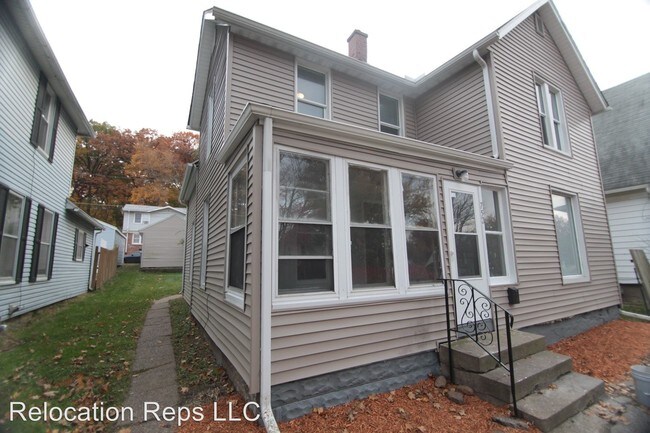Building Photo - 4 br, 2 bath House - 752 17th Ave