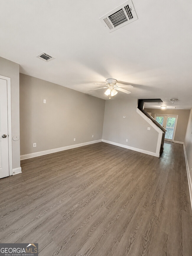 Building Photo - 1240 Pinedale Cir NW