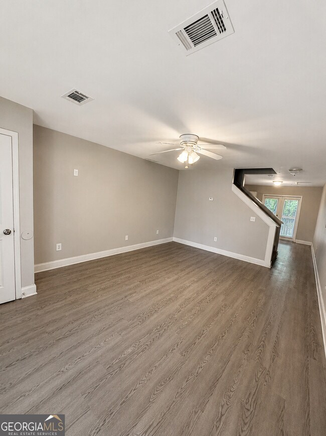 Foto del edificio - 1240 Pinedale Cir NW