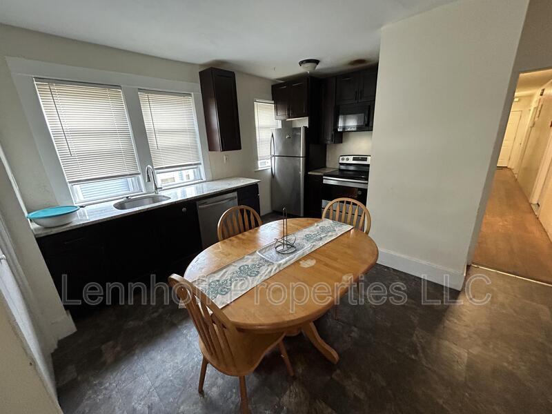 Foto del edificio - 4 Glenway St