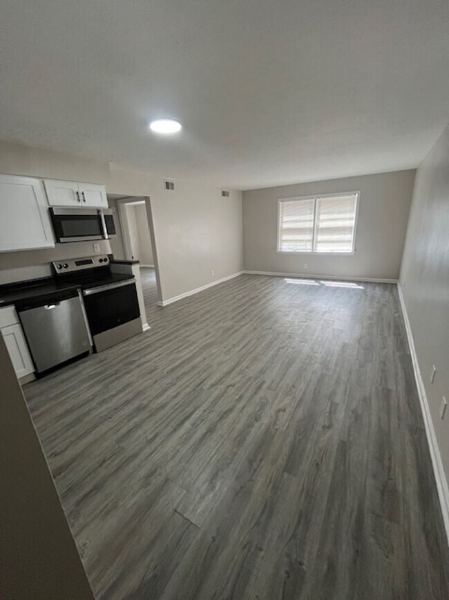 Building Photo - 2601 Le Blanc Ct