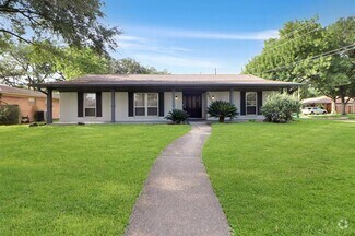 Building Photo - 5602 Sylmar Rd