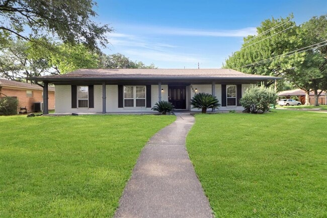 Foto del edificio - 5602 Sylmar Rd