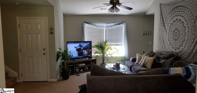Foto del edificio - 144 Lauren Wood Cir