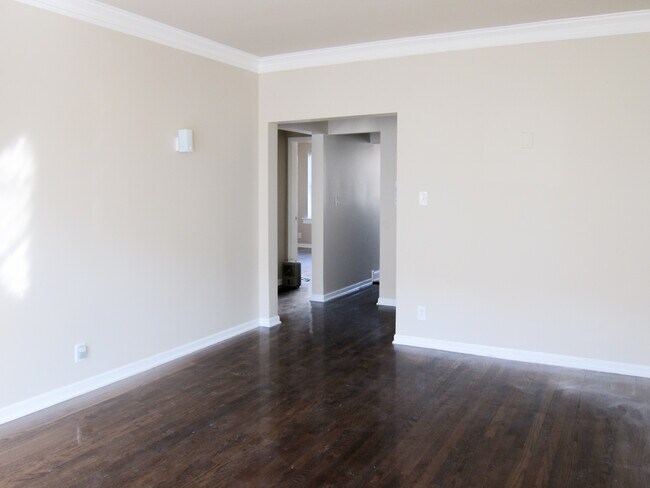 Building Photo - 2648 E 78th St