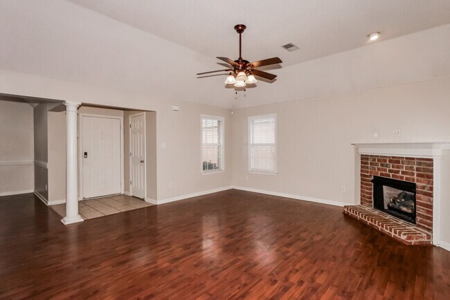 Foto del edificio - 10255 Green Moss Dr S