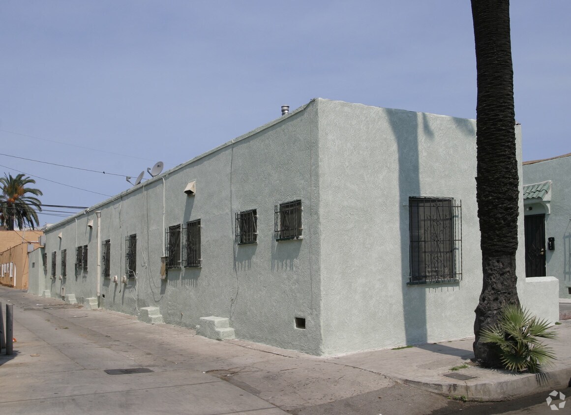 Foto del edificio - 903 E 9th St