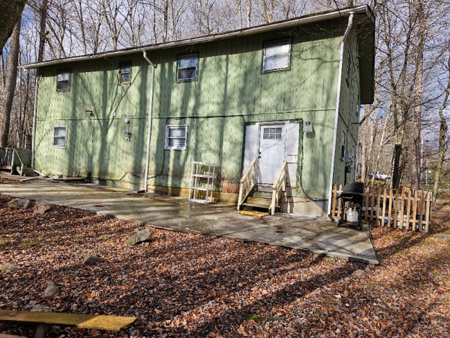 Building Photo - 8838 Cloudcrest Dr