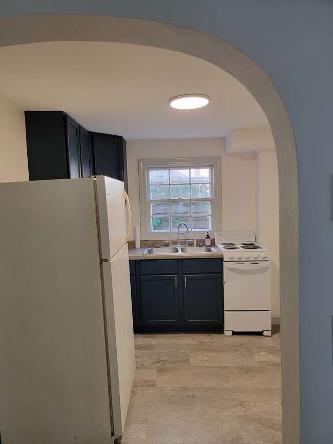 Kitchen - 912 S 5th Ave