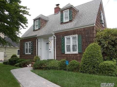 Primary Photo - 228 Cedar Ave