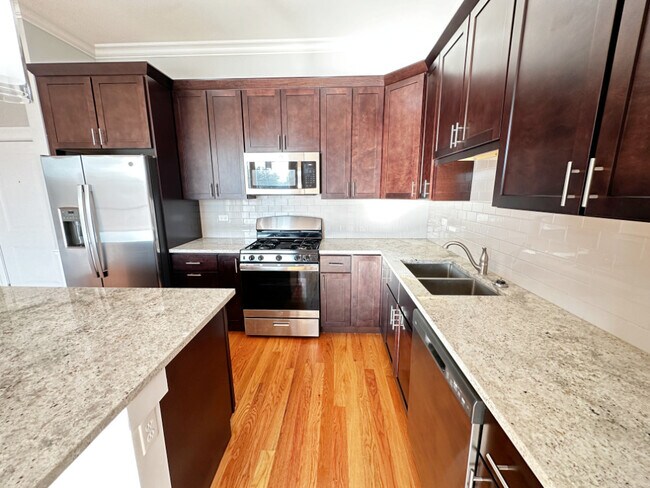 Foto del edificio - 520 N Western Ave
