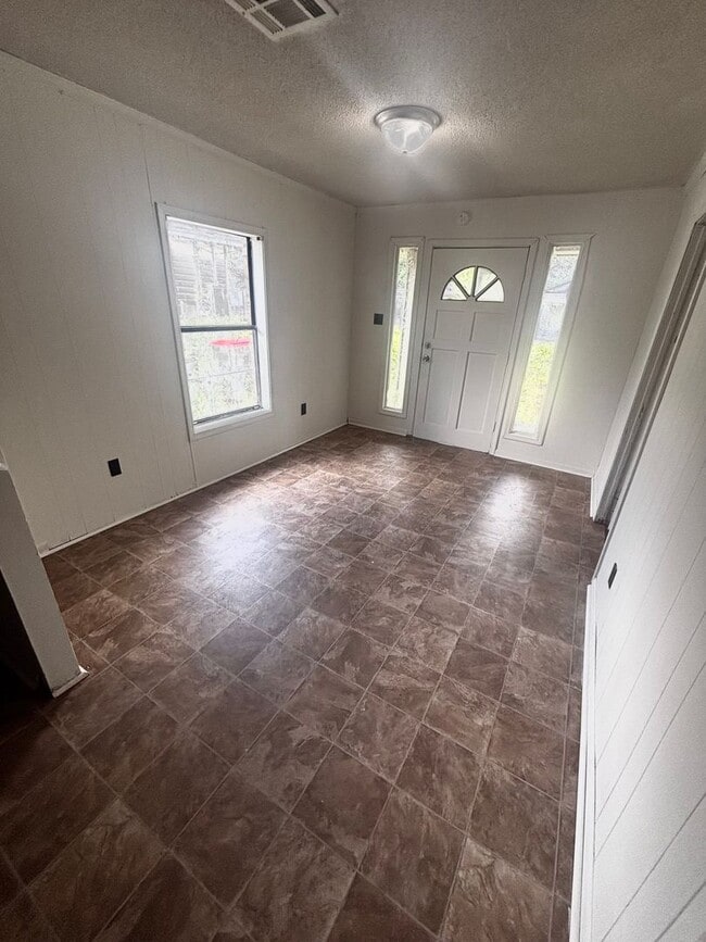 Building Photo - 4 Bedroom Home In Lafayette!