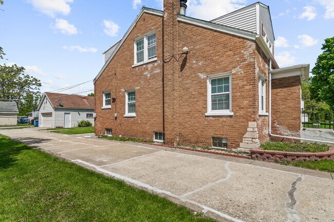 Foto del edificio - 14336 Harrison Ave