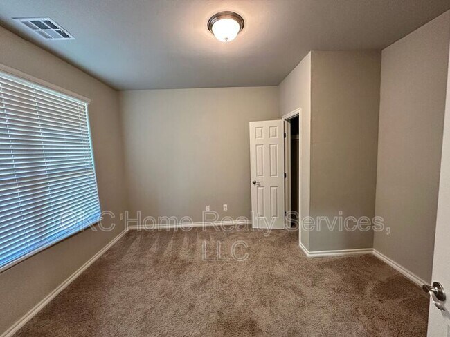 Foto del edificio - 14008 Babbling Brook Dr