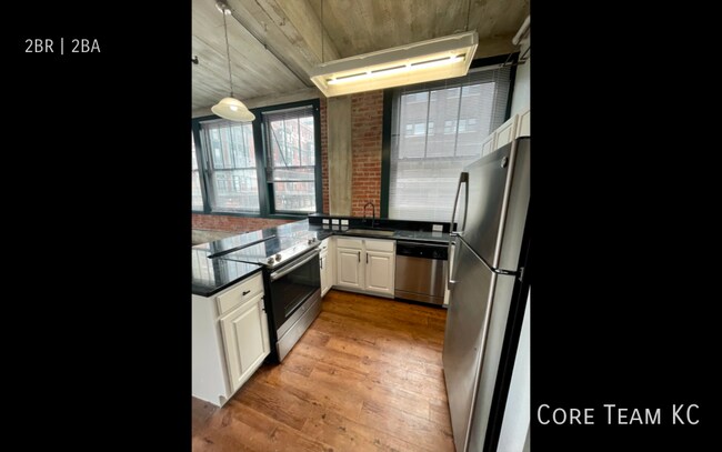 Foto del edificio - 934 Broadway Blvd