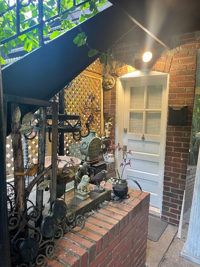 Entrada al apartamento - 3801 Calvert St NW