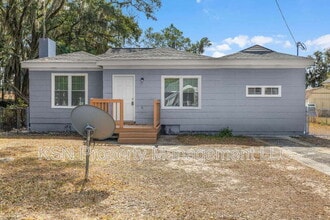 Building Photo - 245 W 73rd St