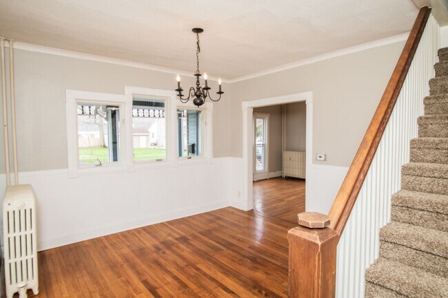 Foto del edificio - 3 bed 1.5 bath Downtown Valparaiso Home