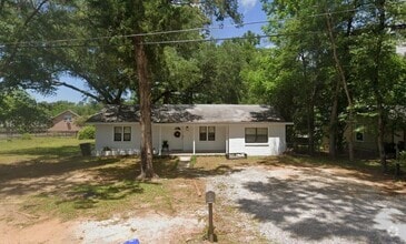 Building Photo - 415 Forster Ave