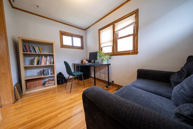 Building Photo - 4242 S 39th Ave