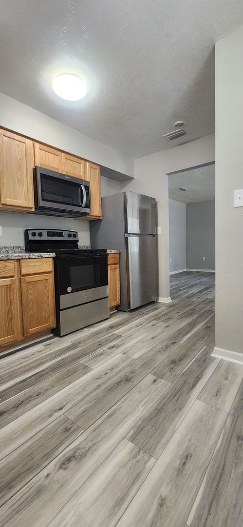Foto del edificio - This beautifully updated 2-bedroom, 1 bath...