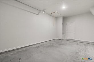 Building Photo - 1118 A Zora Dr