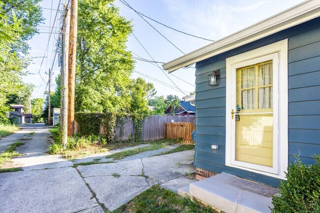 Foto del edificio - 818 E 50th St