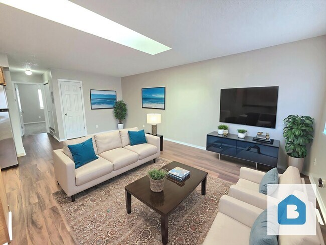 Photo - Large 2 Bedroom Apartment with Peak Views!