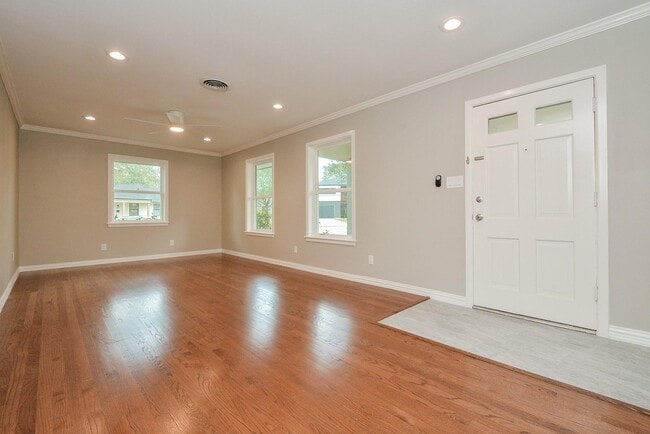 Building Photo - 1437 Wisterwood Dr