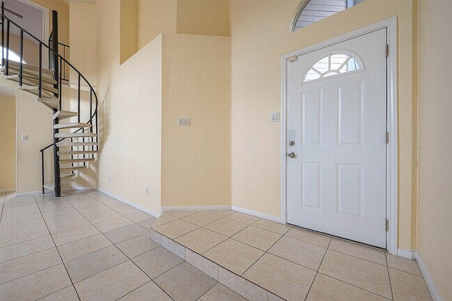 Building Photo - 9319 Stonecreek Ln