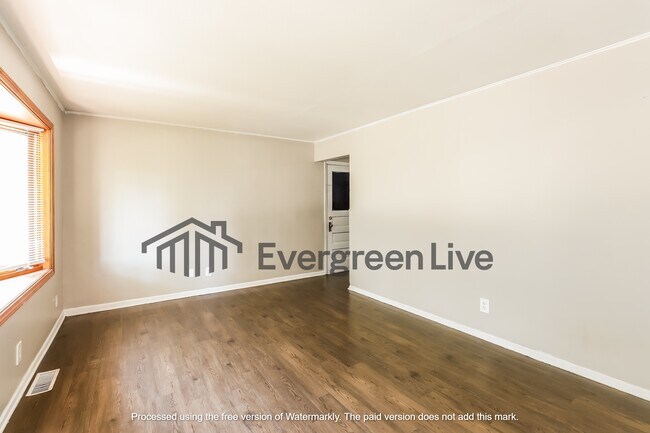 Foto del edificio - 2920 Longwood Ave