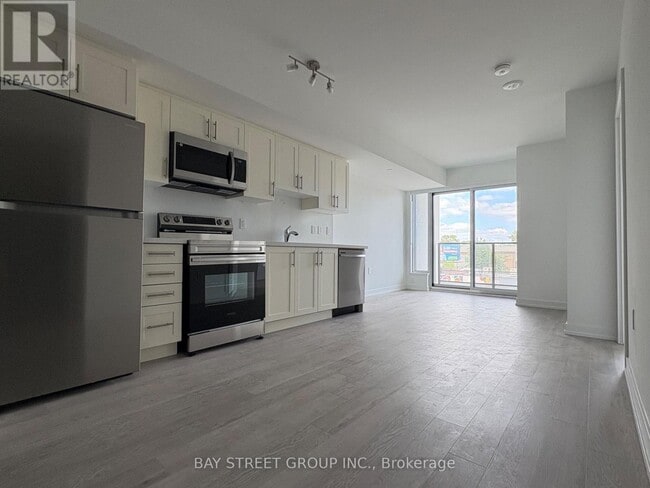 Building Photo - 556-556 Marlee Ave