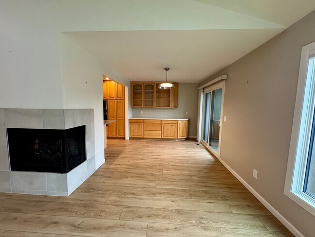 Foto del edificio - 2045 Eastridge Dr