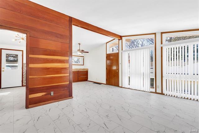 Foto del edificio - 724 Hutchins Dr