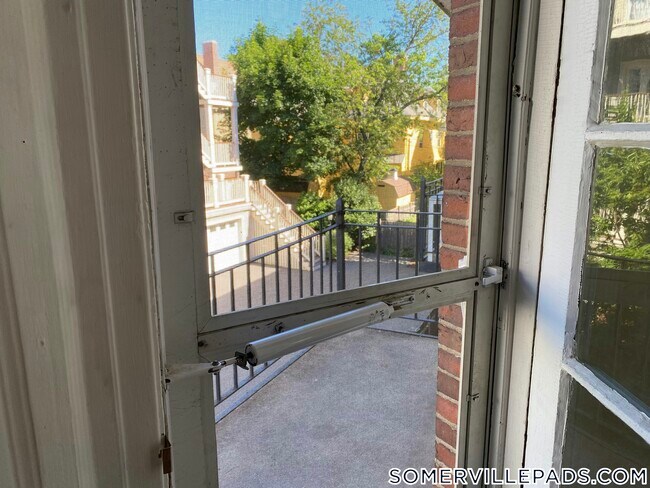 Foto del edificio - 163 Summer St