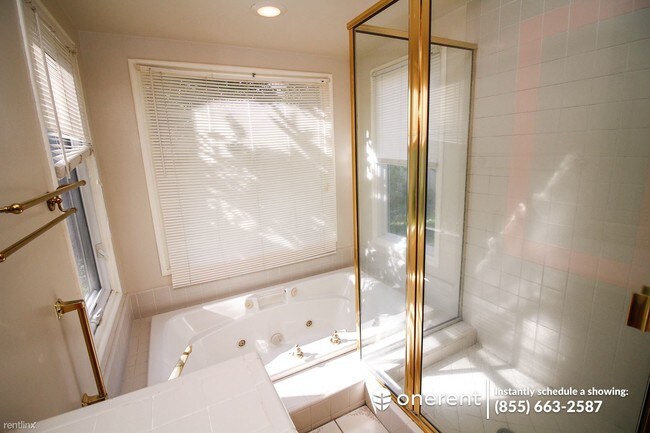 Building Photo - 3 br, 1 bath House - 801 Asbury St