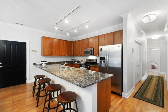 Foto del edificio - 1801 W Addison St