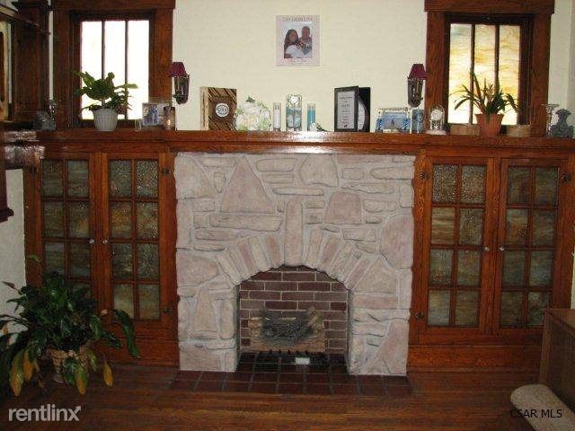 Foto del edificio - 4 br, 2 bath House - 457 Strayer Street,