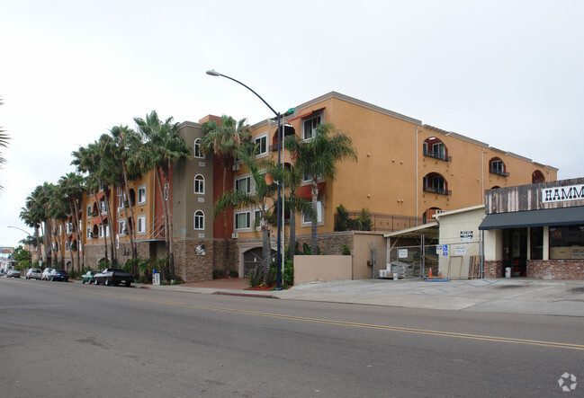 Foto del edificio - Pacific Shores Apartments