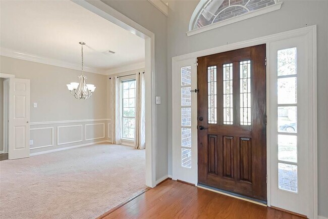 Foto del edificio - 7015 Emerald Glen Dr