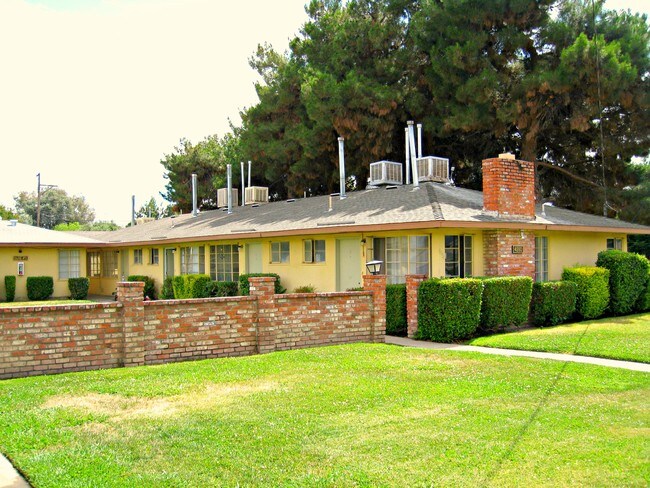 College Apartments Fresno Ca Building Photo College Apartments