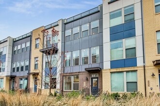 Building Photo - 5038 Oakmoore Dr