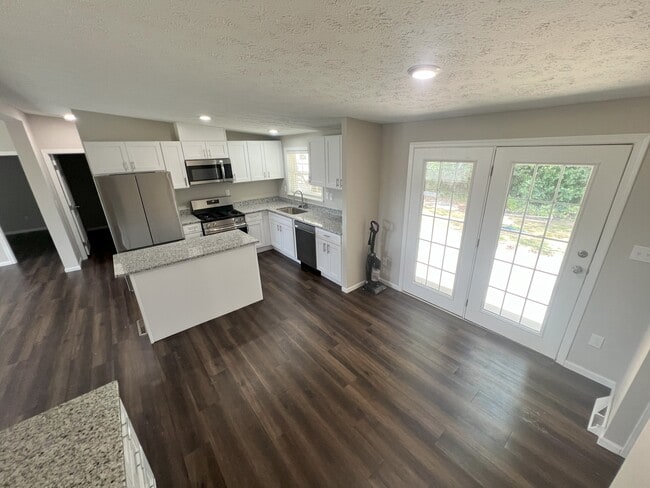 Building Photo - 2840 Applewood Ave