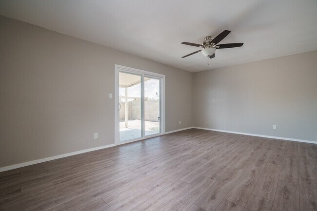 Building Photo - CHARMING 3 BED/2 BATH HOME IN TOLLESON!