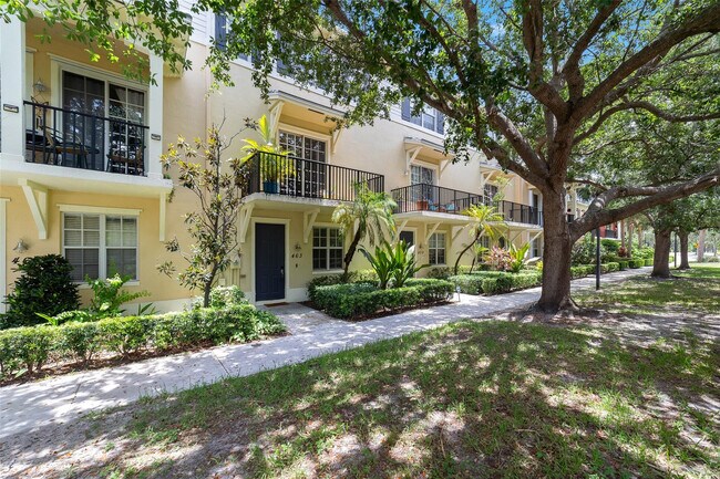 Foto del edificio - 463 School House Rd